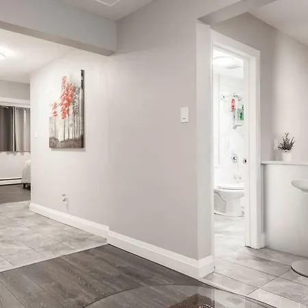 Entire 2 Bedroom Apartment Uptown Waterloo - E1 Exterior photo