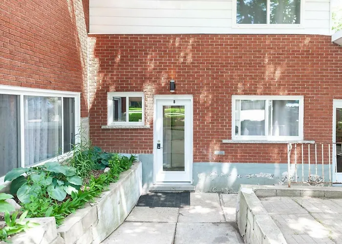 Entire 2 Bedroom Apartment Uptown Waterloo - E1