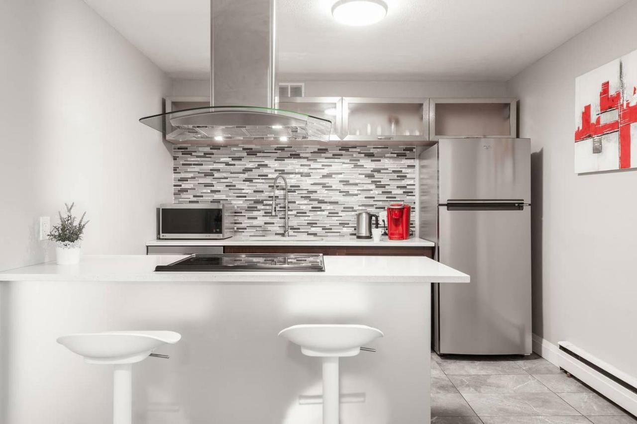 Apartment Entire 2 Bedroom Uptown - E1 *